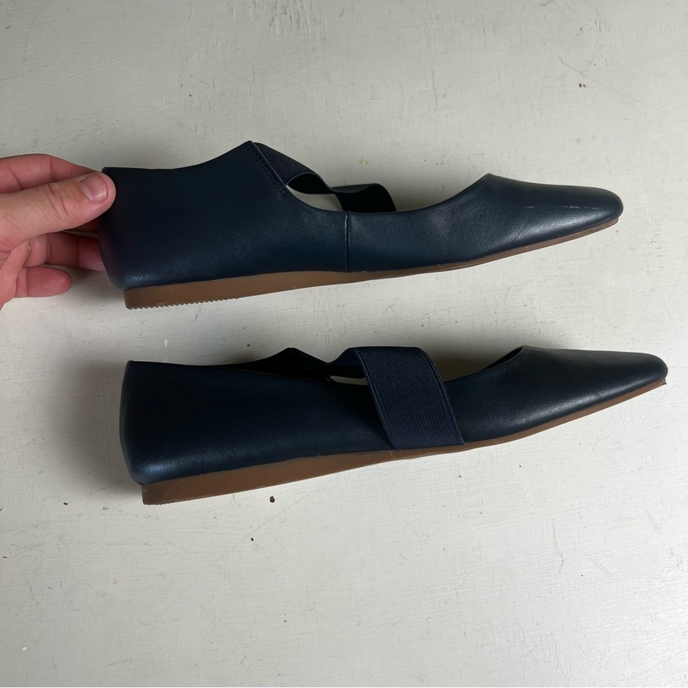 BLONDO- Women's Brielle Waterproof Flat Shoes Navy Blue Career Work Slip On - Picture 3 of 9
